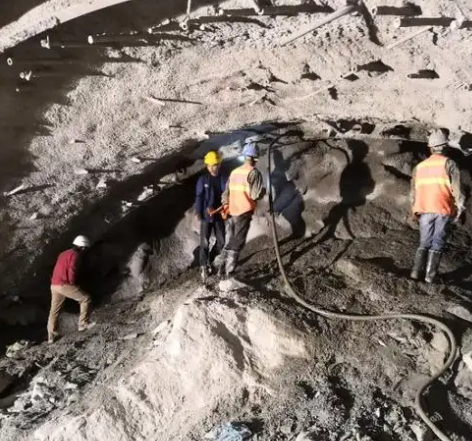 毛道乡拱顶带模注浆料的施工流程及注意事项